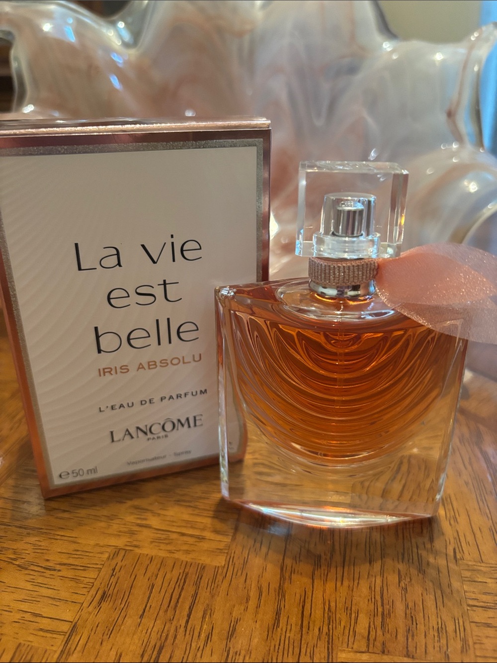Lancôme La Vie Est Belle Iris Absolu Eau de Parfum — Pink Ribbon & Amber Liquid